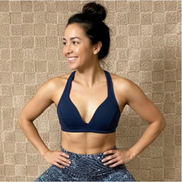 NWOT New Lululemon All Day Breeze Sports Yoga Bra Navy Blue Back Hook Size 2 - Picture 1 of 6